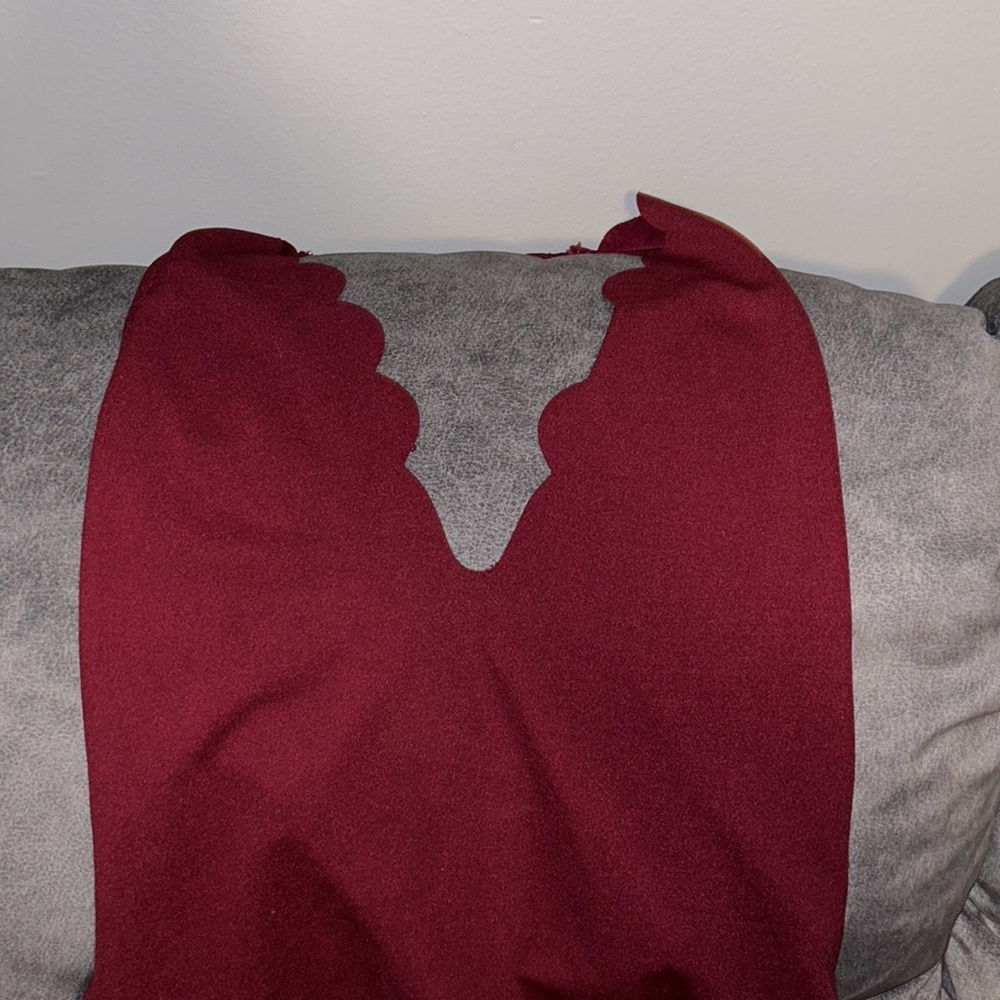 🌻Burgundy Sleeveless Scalloped Neck Bodysuit 🦋 Shein 🛍 Medium NWOT